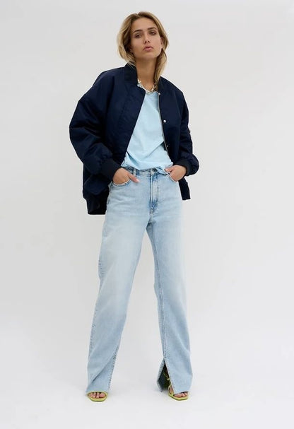 Daisy 139 High Straight Slit