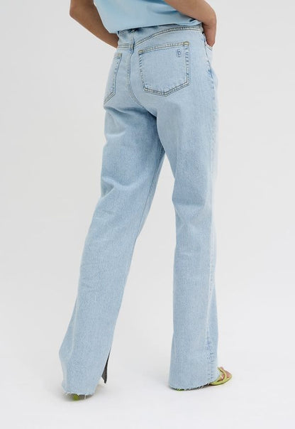 Daisy 139 High Straight Slit