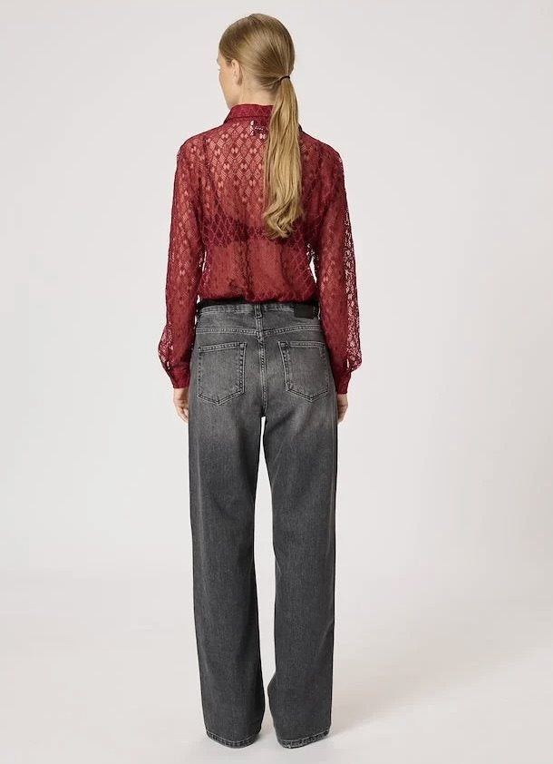 35  The louis 139 high wide