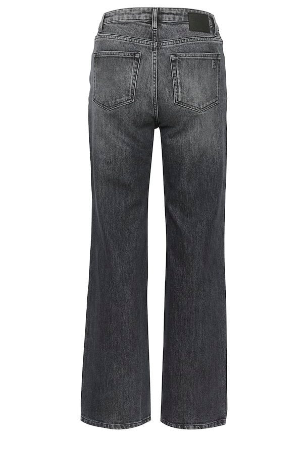 35  The louis 139 high wide