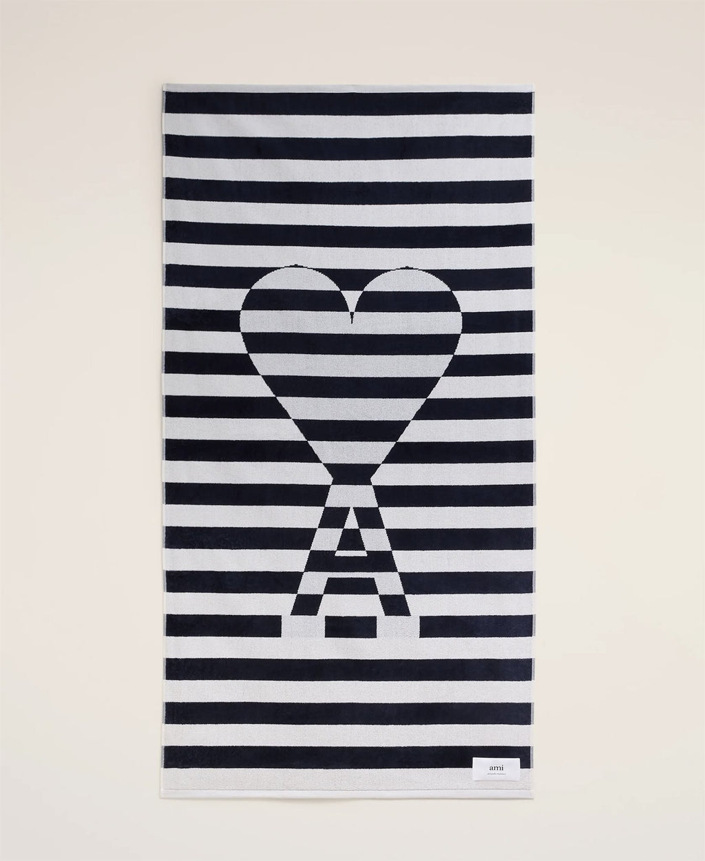 Ami de coeur beach Towel