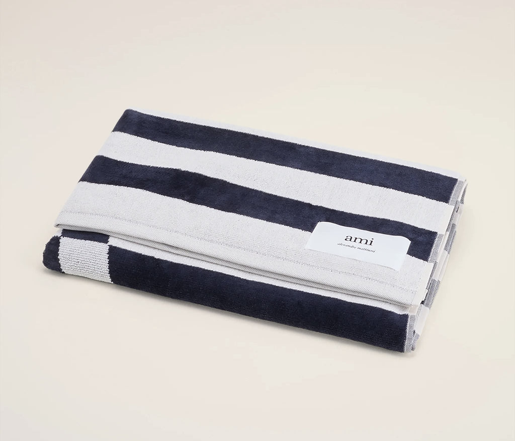 Ami de coeur beach Towel
