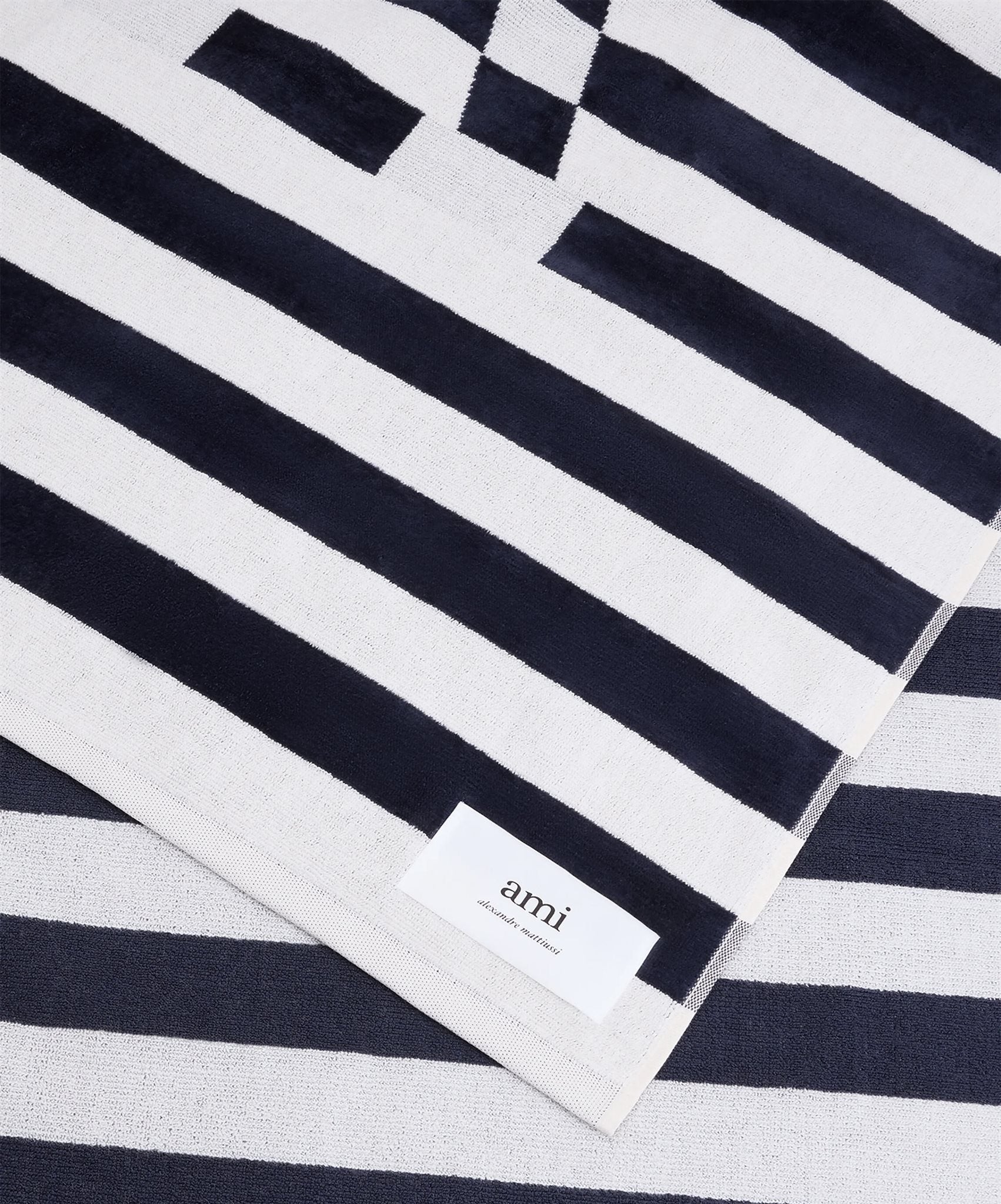 Ami de coeur beach Towel