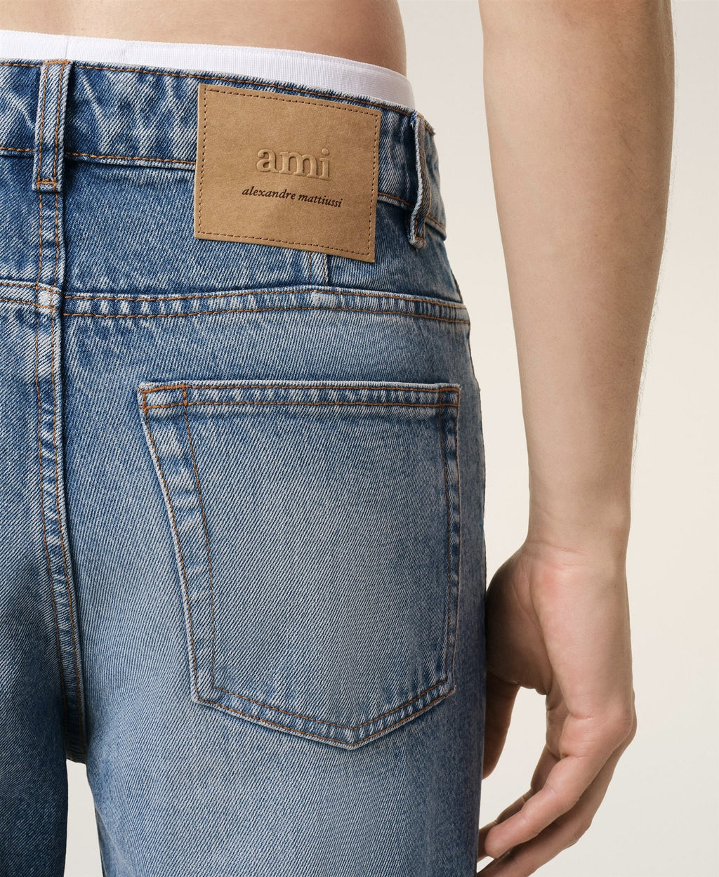 Amo tapered fit jeans