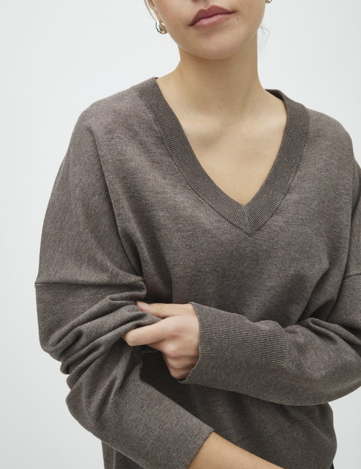 GILLIAN V-M KNIT