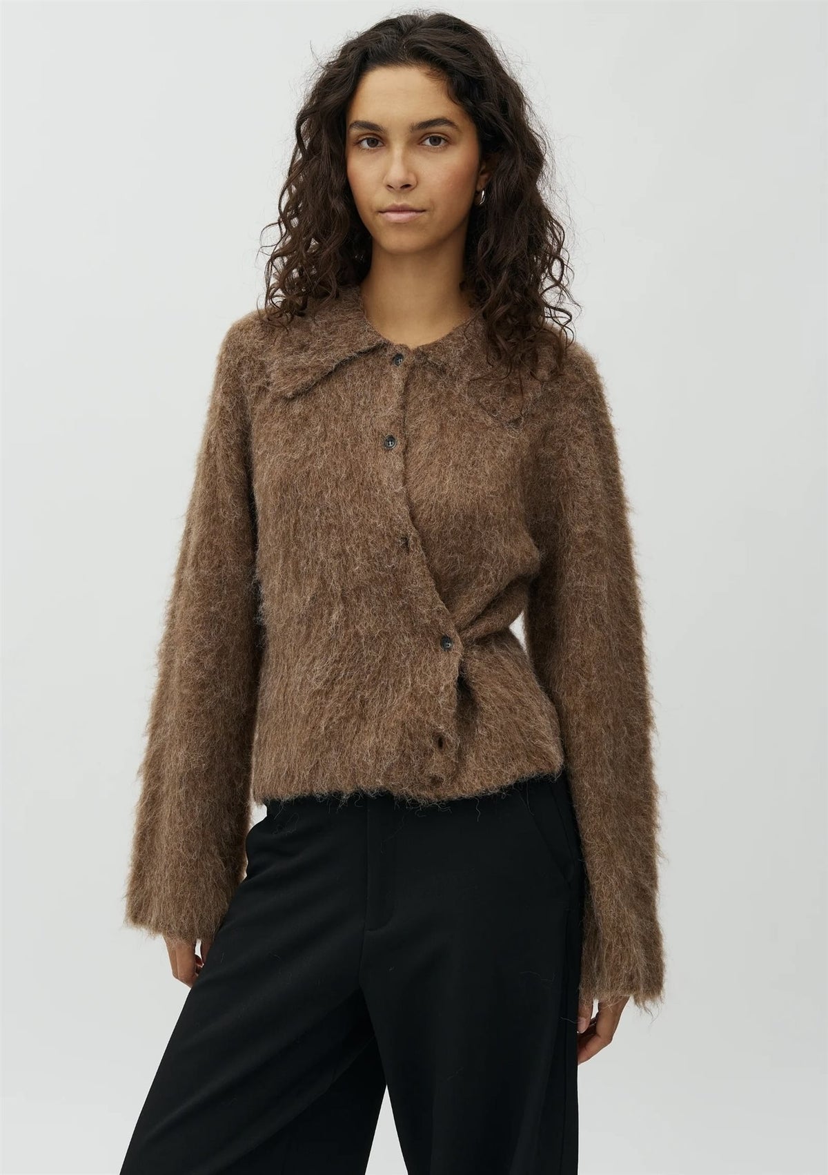 LARI-M VEST