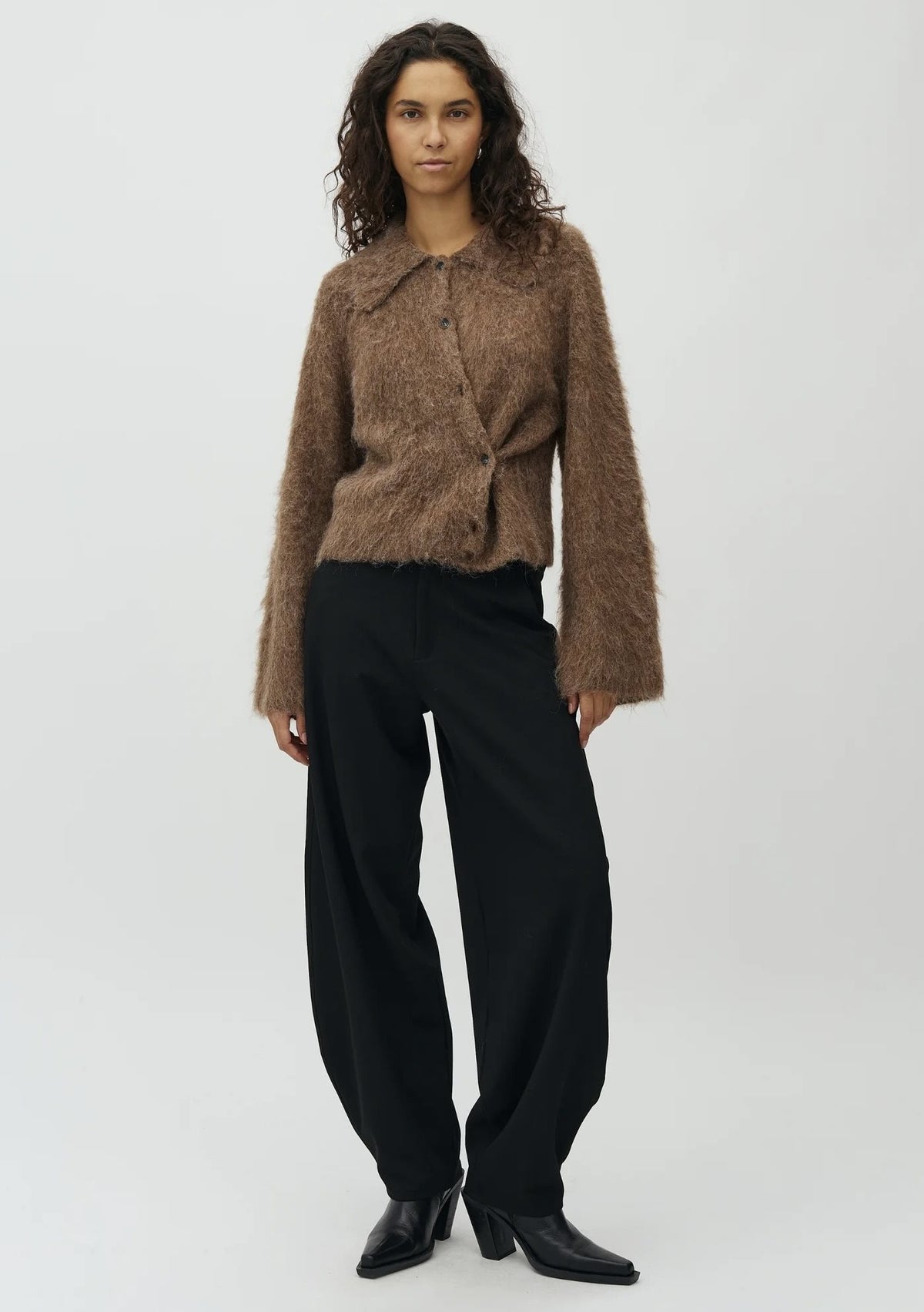 LARI-M VEST
