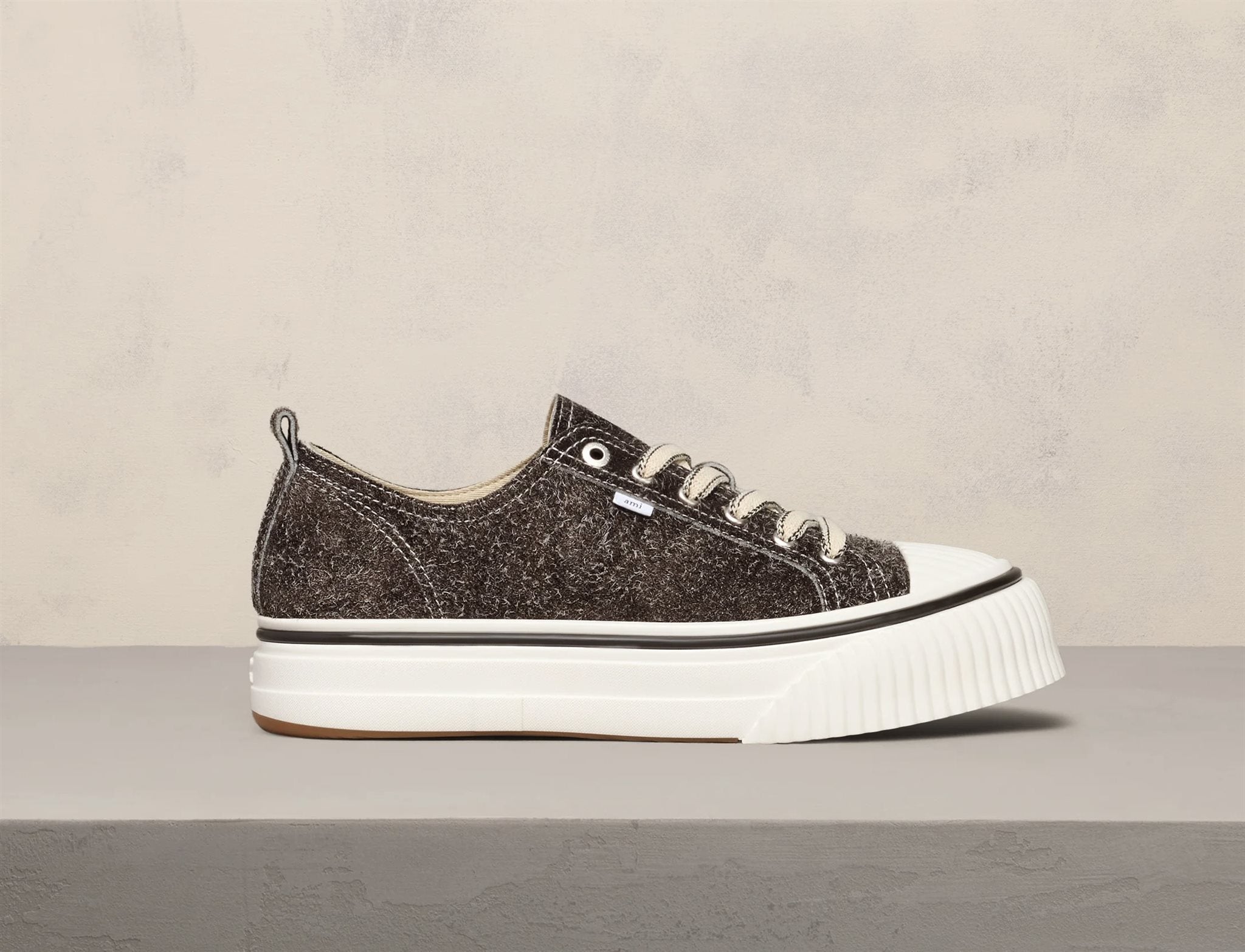 Low Top Ami SN1980 Sneakers