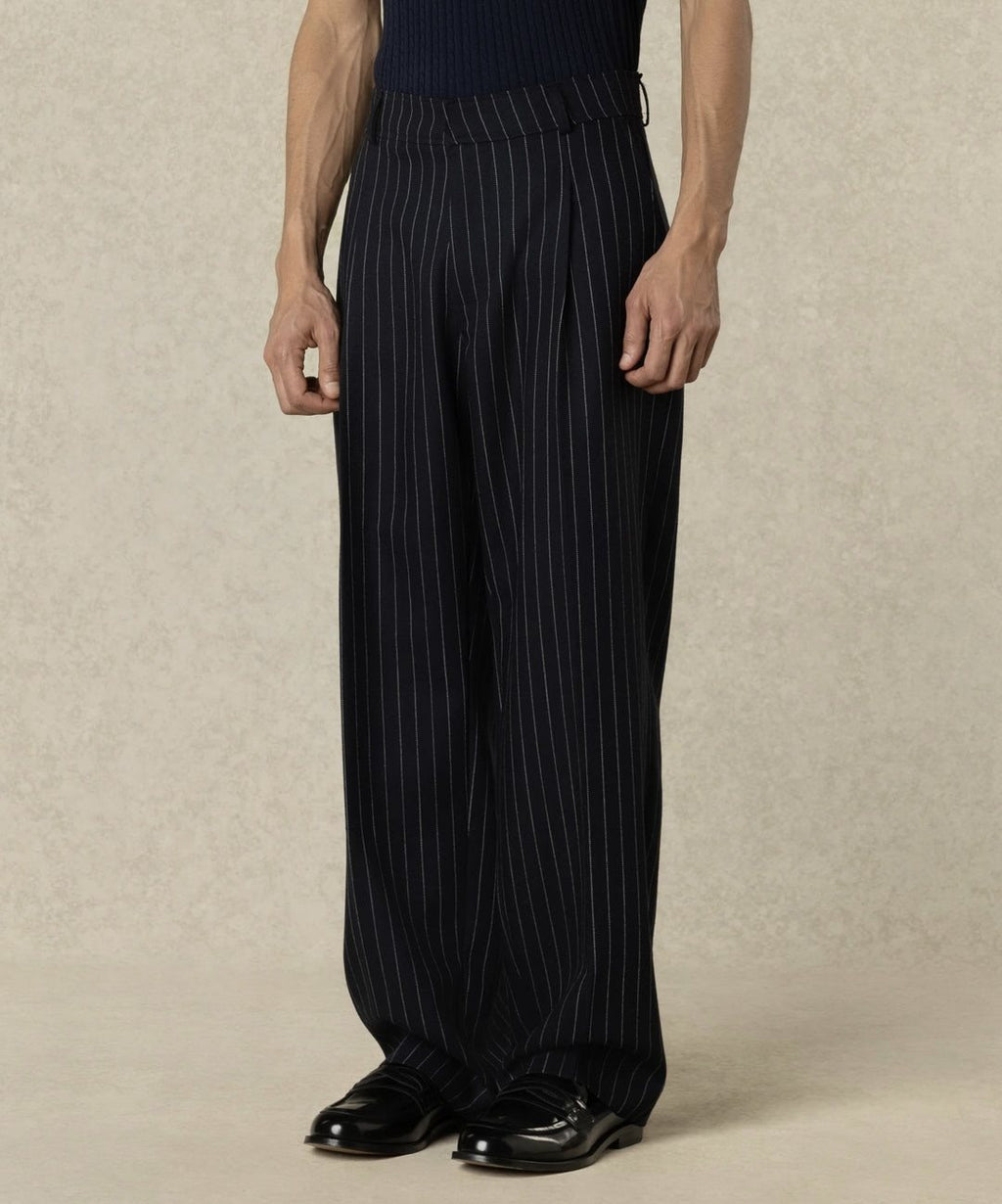 STRIPPED SINGLE PLEAT PANTS