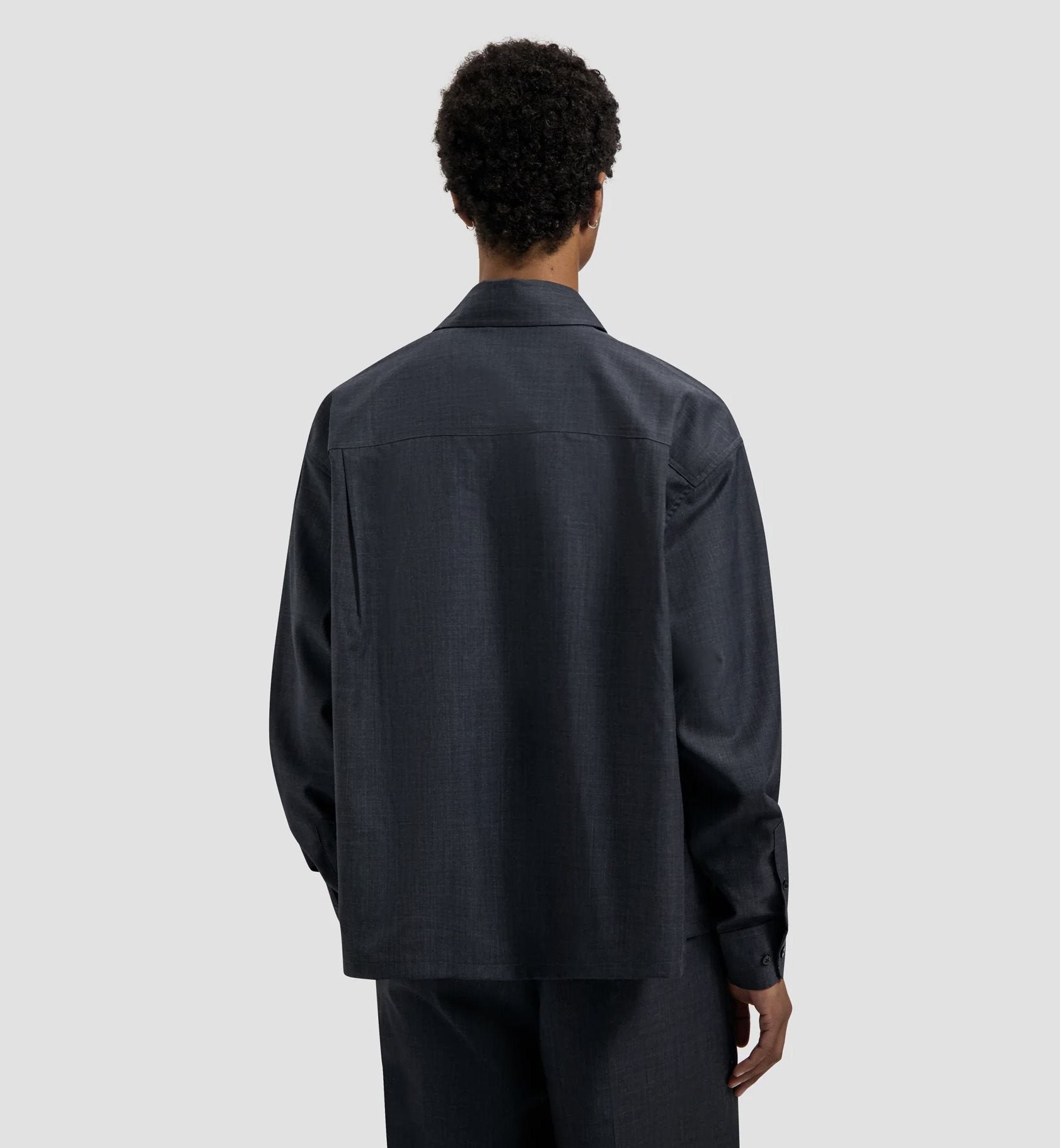 OLAF Wool Blend Boxy Shirt Charcoal heren overshirt van lichte wolblend met boxy fit